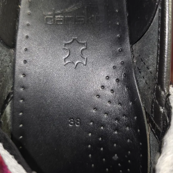 Dansko Professional clogs red black marble patent leather finish size 38 (7.5) * - Picture 14 of 16